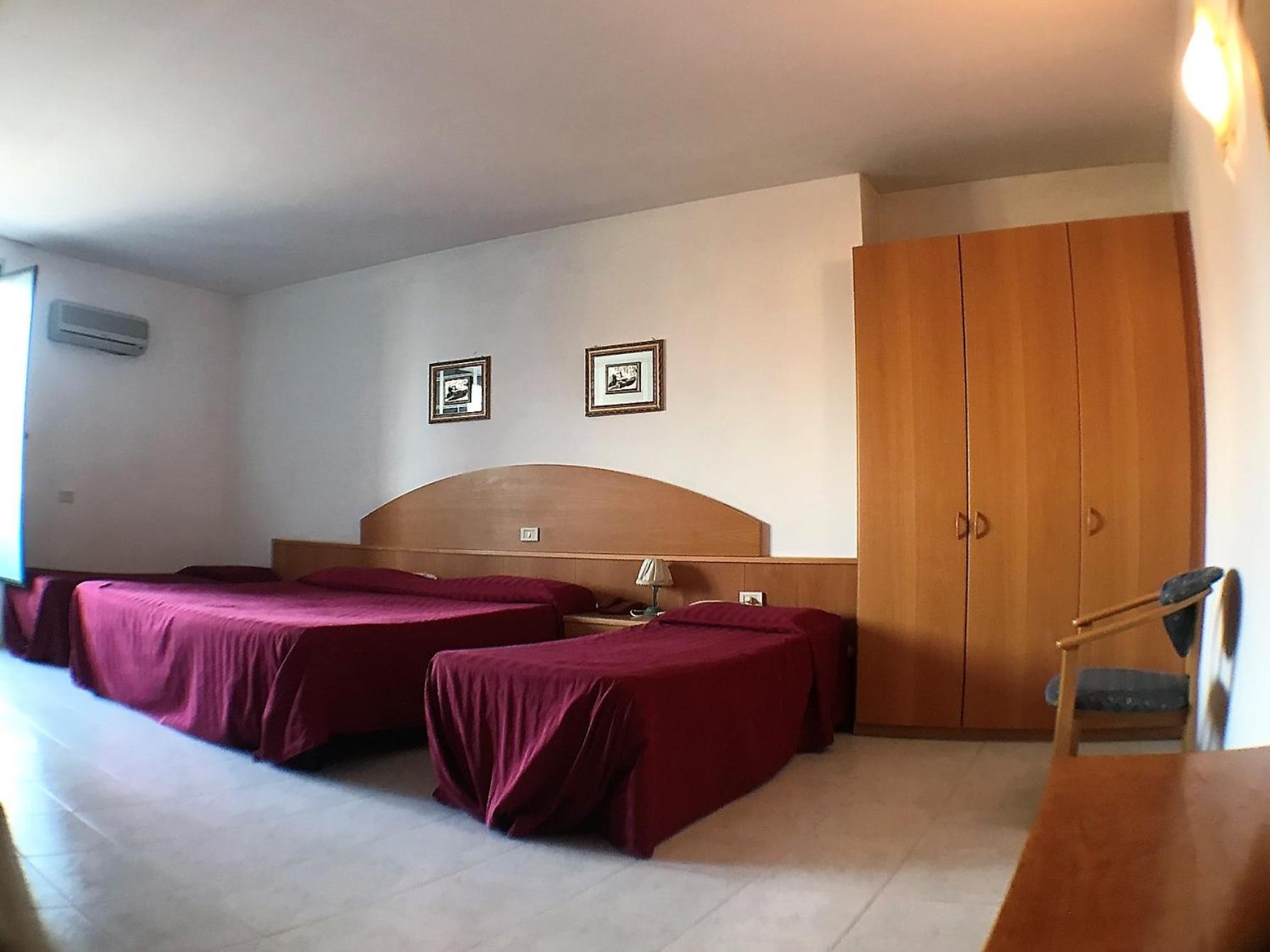Ascot Lodging Cardano Al Campo Bilik gambar
