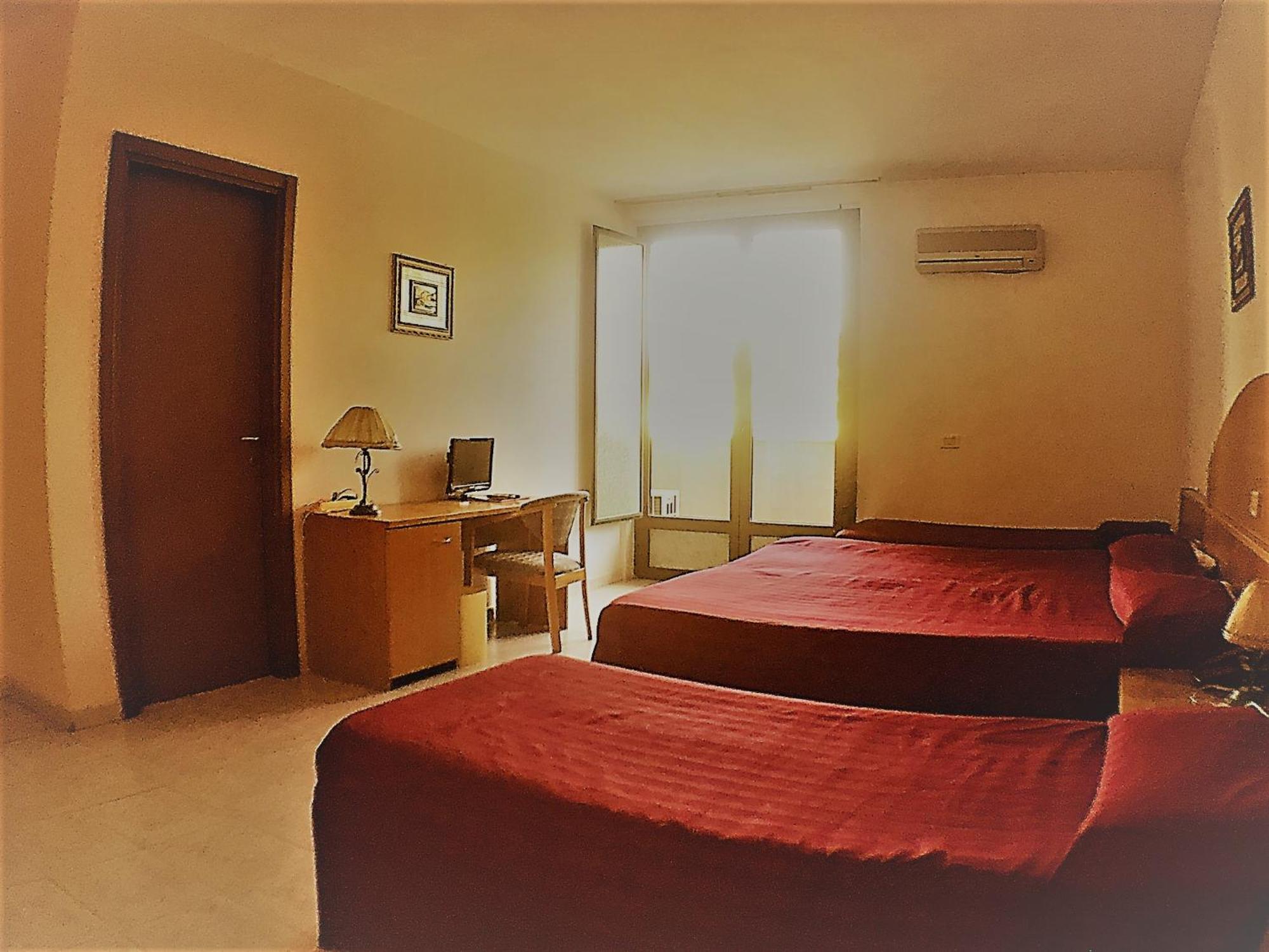 Ascot Lodging Cardano Al Campo Bilik gambar