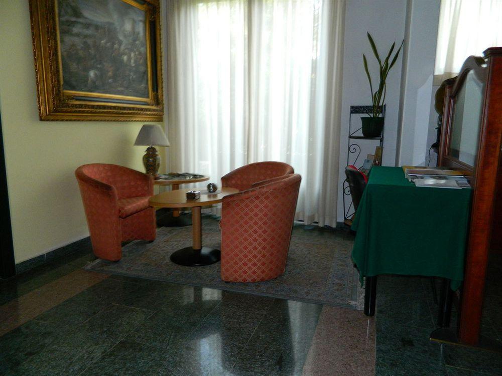 Ascot Lodging Cardano Al Campo Luaran gambar